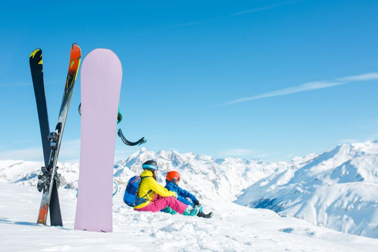 Snowboard és síléc