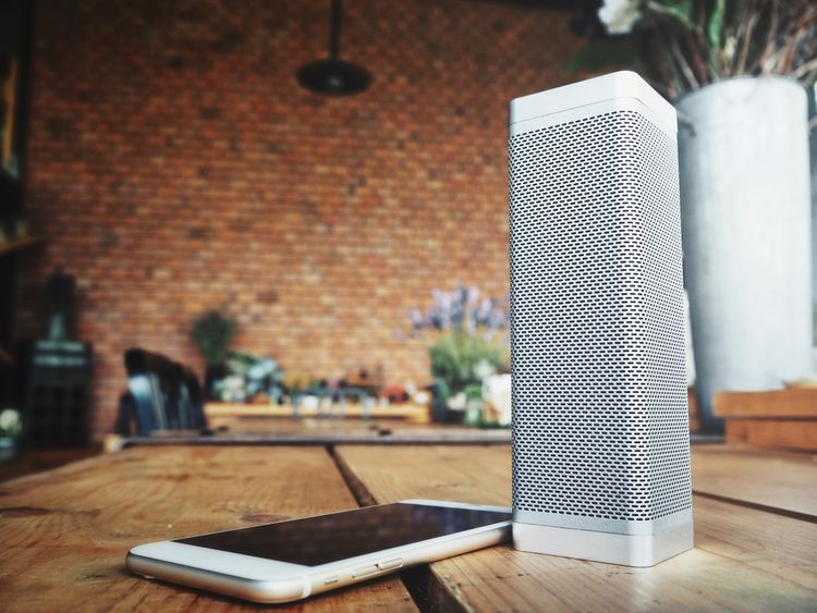Bluetooth hangszóró és okostelefon 
