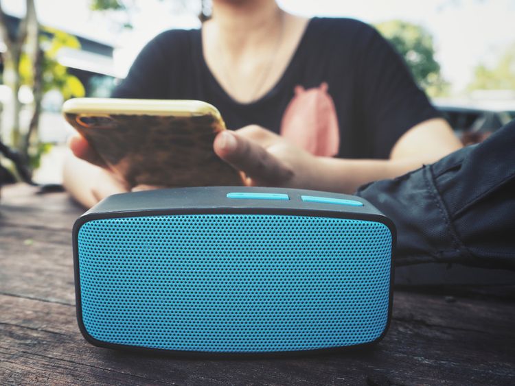 Okostelefonnal párosított bluetooth hangszóró 