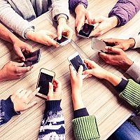 Teszt Magazin - Okostelefonok. A teszt győztese az iPhone és a Samsung