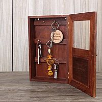 Kulcstartó szekrény - fehér és fa a tökéletes vintage hatás eléréséhez