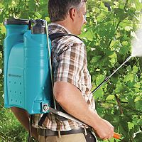 Akkumulátoros permetező fákra és gazra