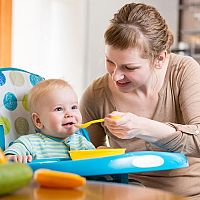 Melyik a legjobb etetőszék? Az állítható háttámla biztosan elnyeri tetszésüket!