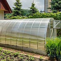 Üvegház üvegből vagy Lexanból (polikarbonát)? Melyik a legjobb és milyen az ára?