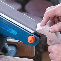 A legjobb szalagcsiszolók fára a Makita, a Hecht és a Bosch
