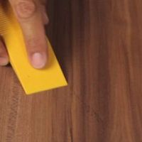 Hogyan javítsuk a sérült bútort?