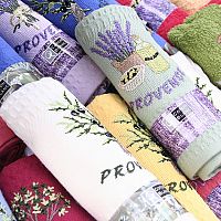 Provence-i stílus a modern hálószobában és nappaliban