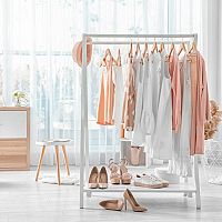 Fa/fém ruhatartó állvány a szekrények alternatívájaként. Mik az előnyei?