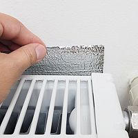 Hőszigetelő fólia a radiátor mögött - vélemények, tapasztalatok, telepítés. Mivel szigeteljük?